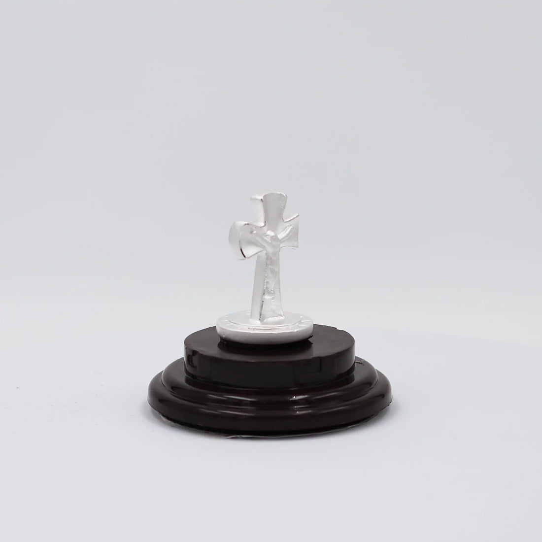 Silver Jesus Statue: Prayer, Gift, and Car Adornment